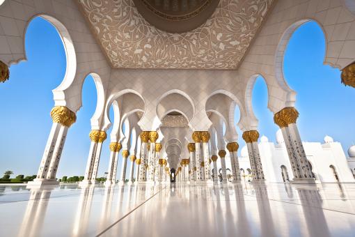 Famous Sheikh Zayed grand mosque. Abu Dhabi, United Arab Emirates.