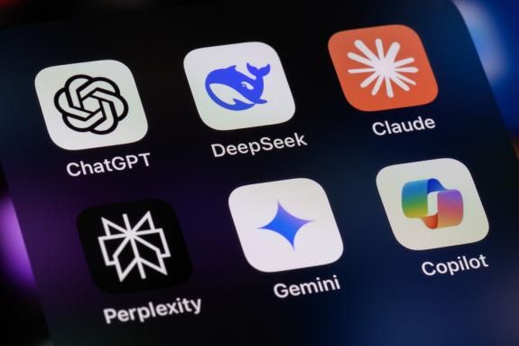 Popular AI virtual assistant apps on a smartphone