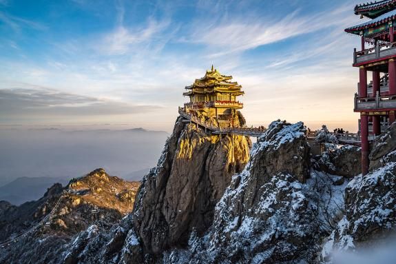 Sea of clouds, The Laojun Mountain, Luoyang, Henan, China, Asia. Funiu Mountains, Qinling Mountains.